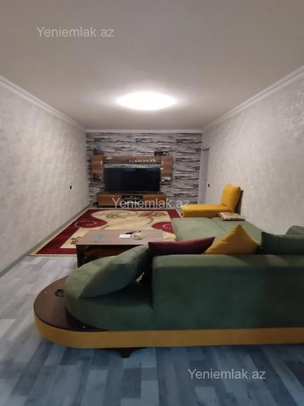 Satılır 5 otaqlı köhnə tikili 130 m²
