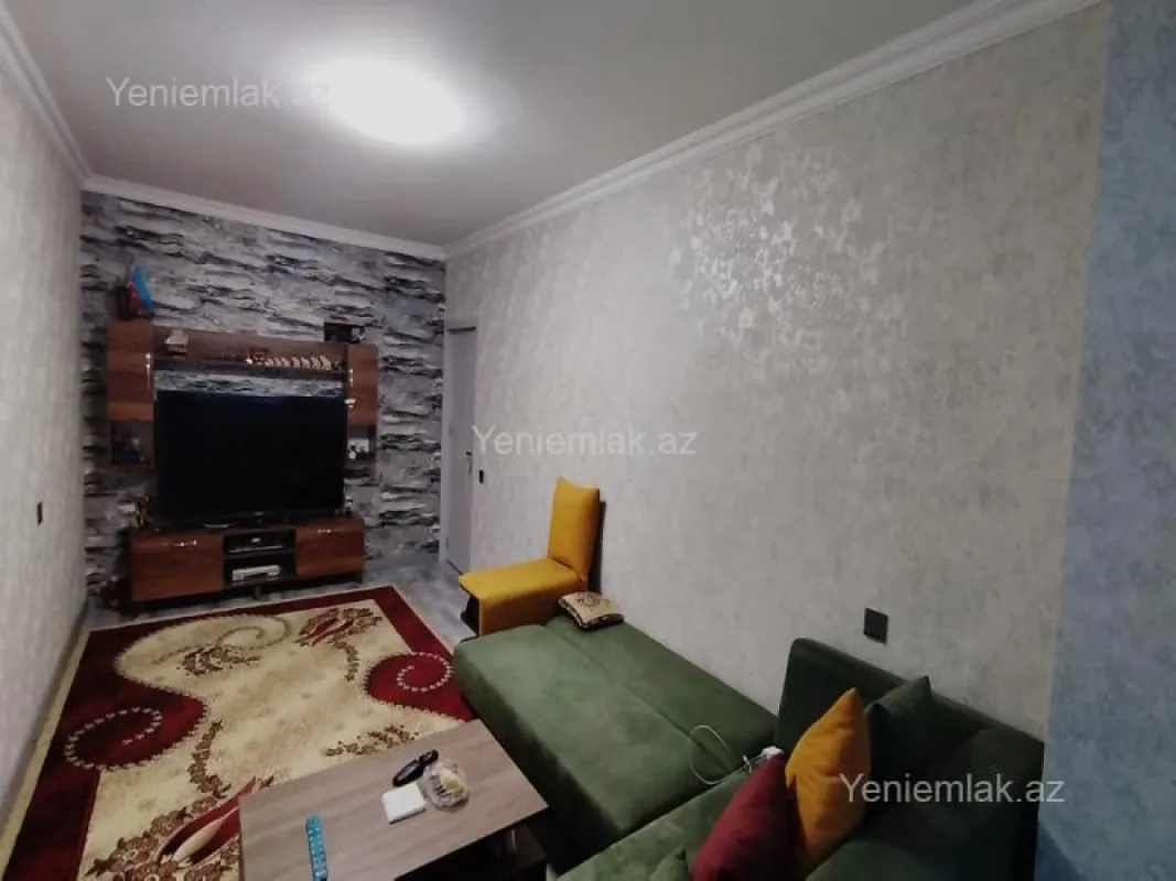 Satılır 5 otaqlı köhnə tikili 130 m²
