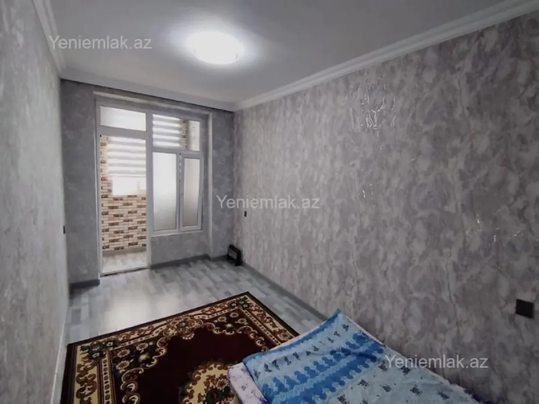 Satılır 5 otaqlı köhnə tikili 130 m²