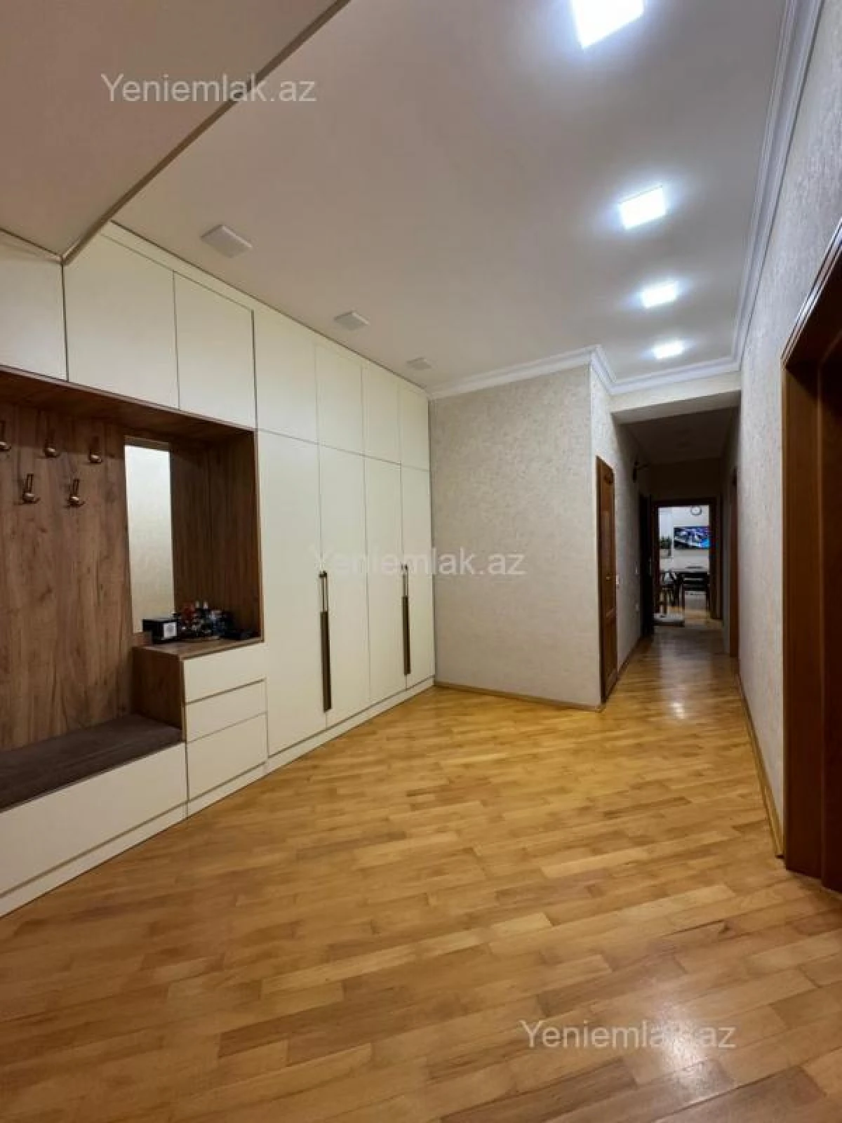 Satılır 3 otaqlı yeni tikili 140 m²