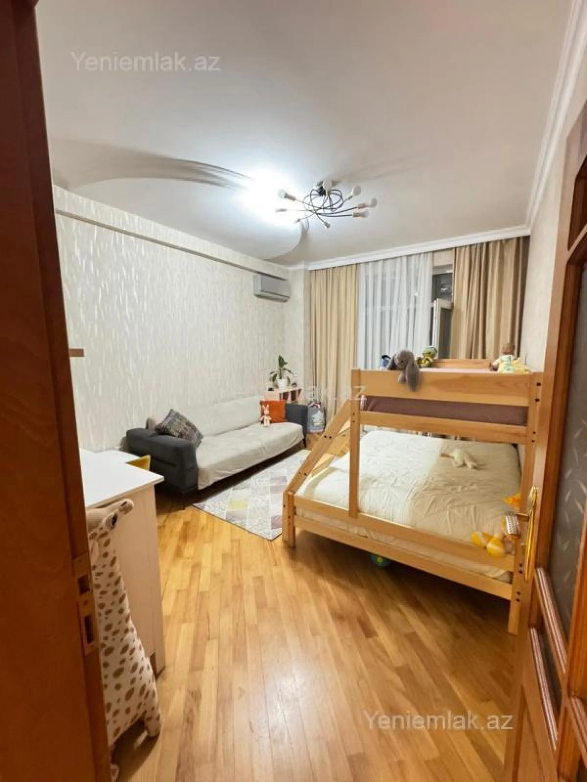 Satılır 3 otaqlı yeni tikili 140 m²