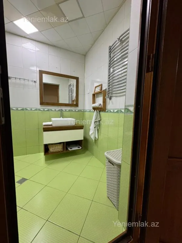 Satılır 3 otaqlı yeni tikili 140 m²