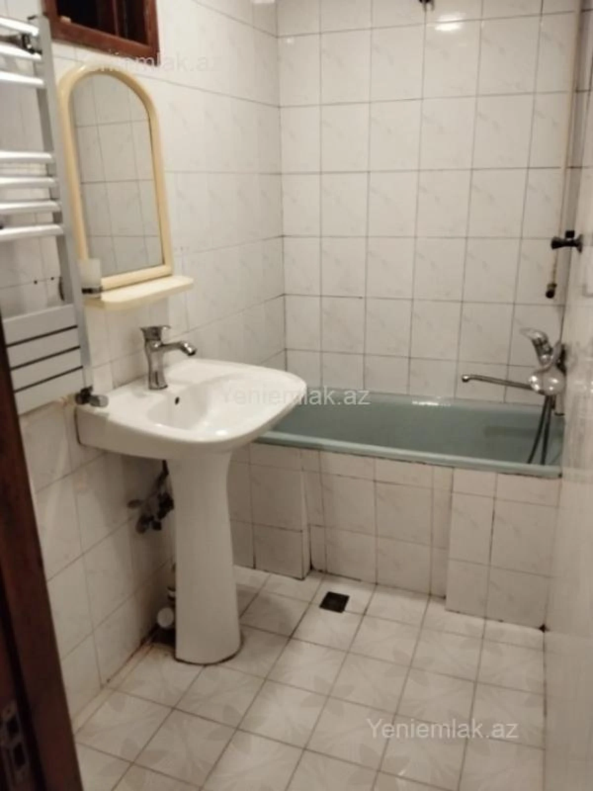 Satılır 3 otaqlı yeni tikili 75 m²