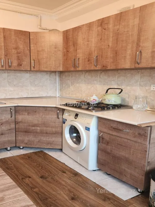 Satılır 2 otaqlı köhnə tikili 60 m²