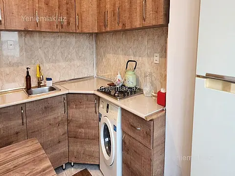 Satılır 2 otaqlı köhnə tikili 60 m²