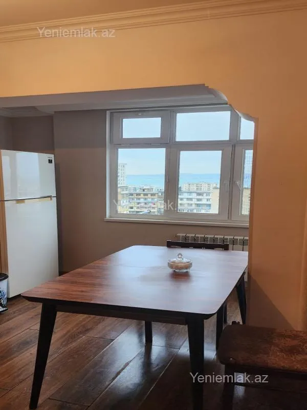 Satılır 2 otaqlı köhnə tikili 60 m²