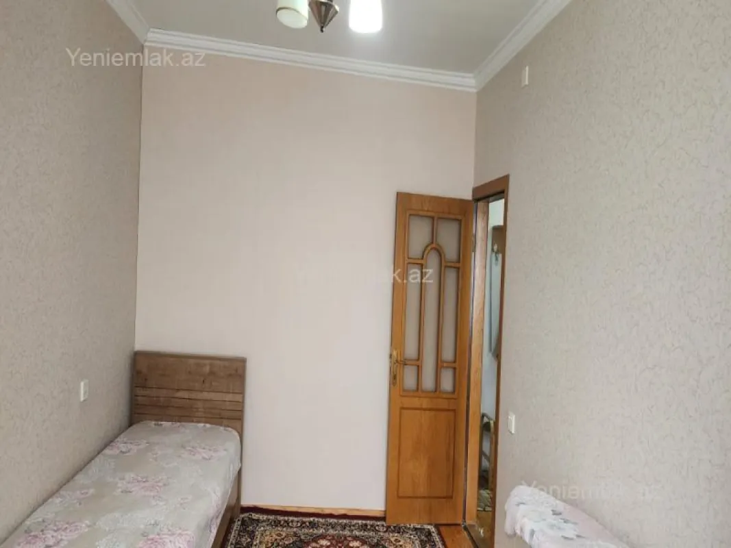 Satılır 2 otaqlı köhnə tikili 60 m²
