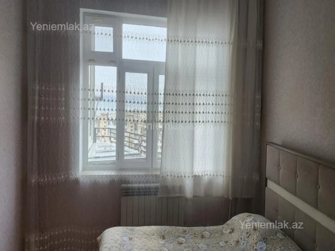 Satılır 2 otaqlı köhnə tikili 60 m²