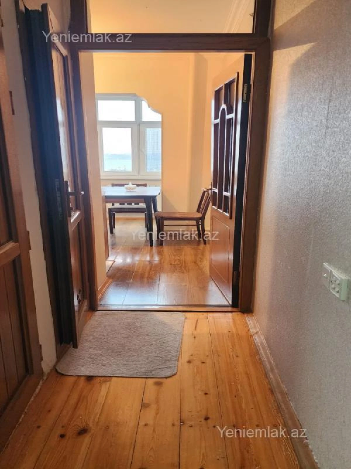 Satılır 2 otaqlı köhnə tikili 60 m²