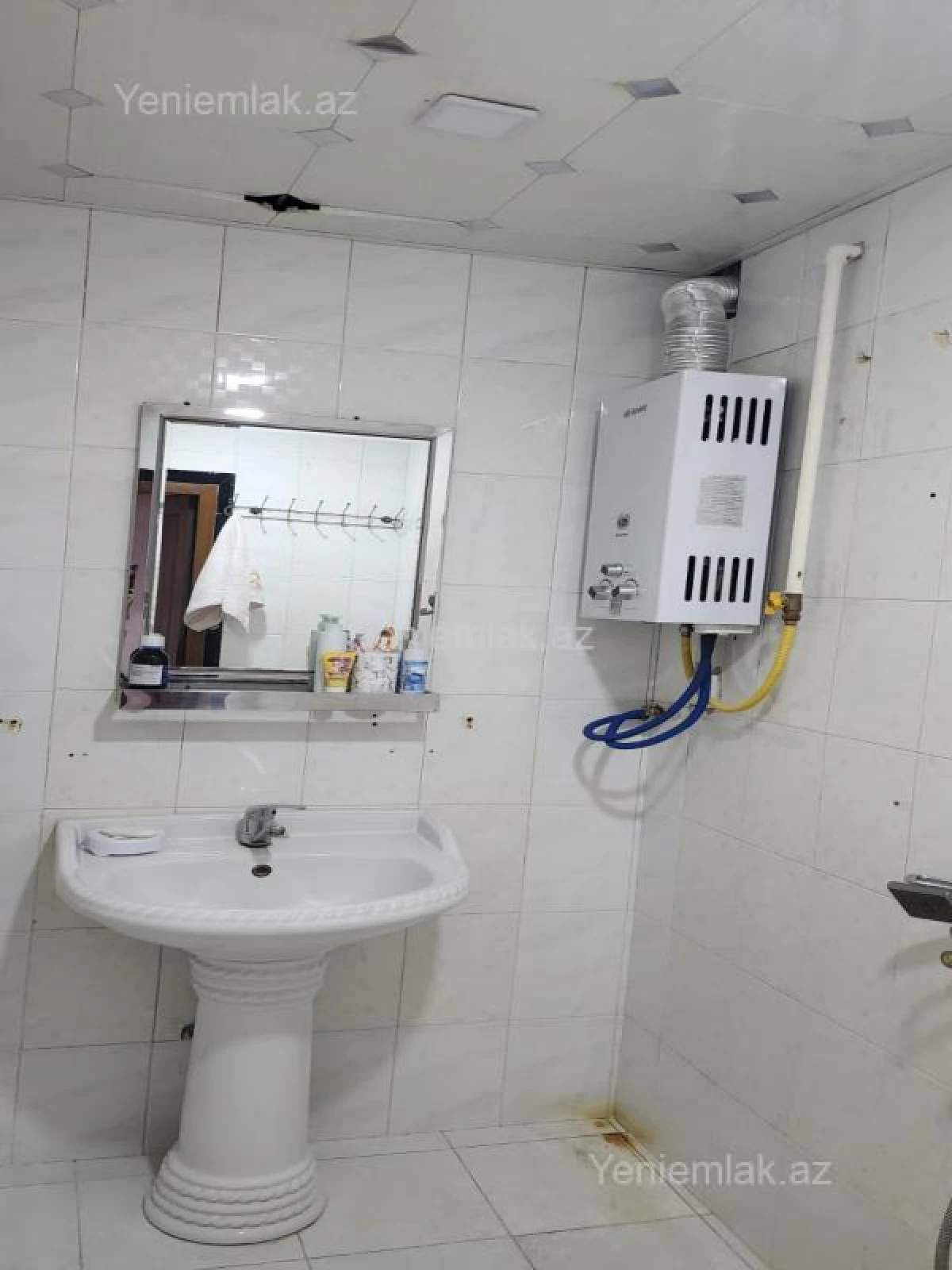 Satılır 2 otaqlı köhnə tikili 60 m²
