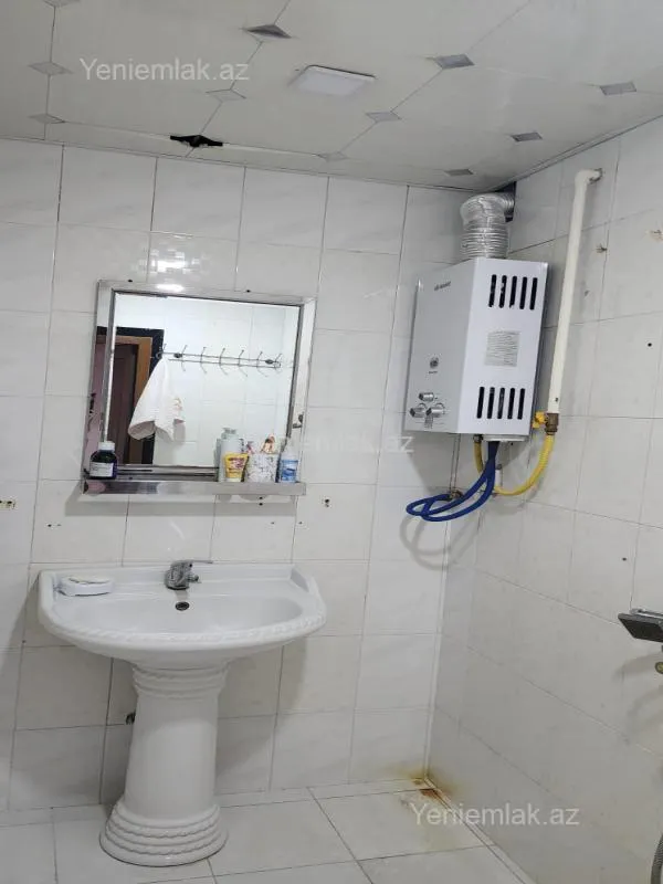 Satılır 2 otaqlı köhnə tikili 60 m²