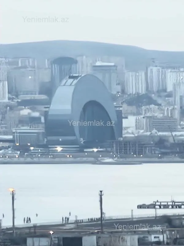 Satılır 2 otaqlı köhnə tikili 60 m²