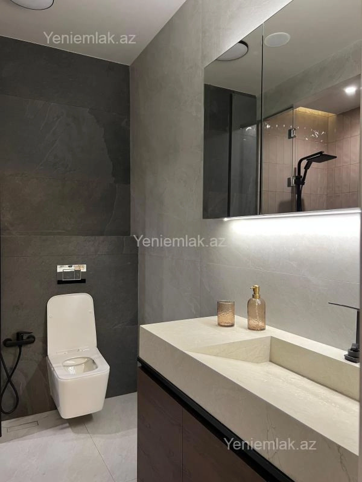 Satılır 3 otaqlı yeni tikili 150 m²