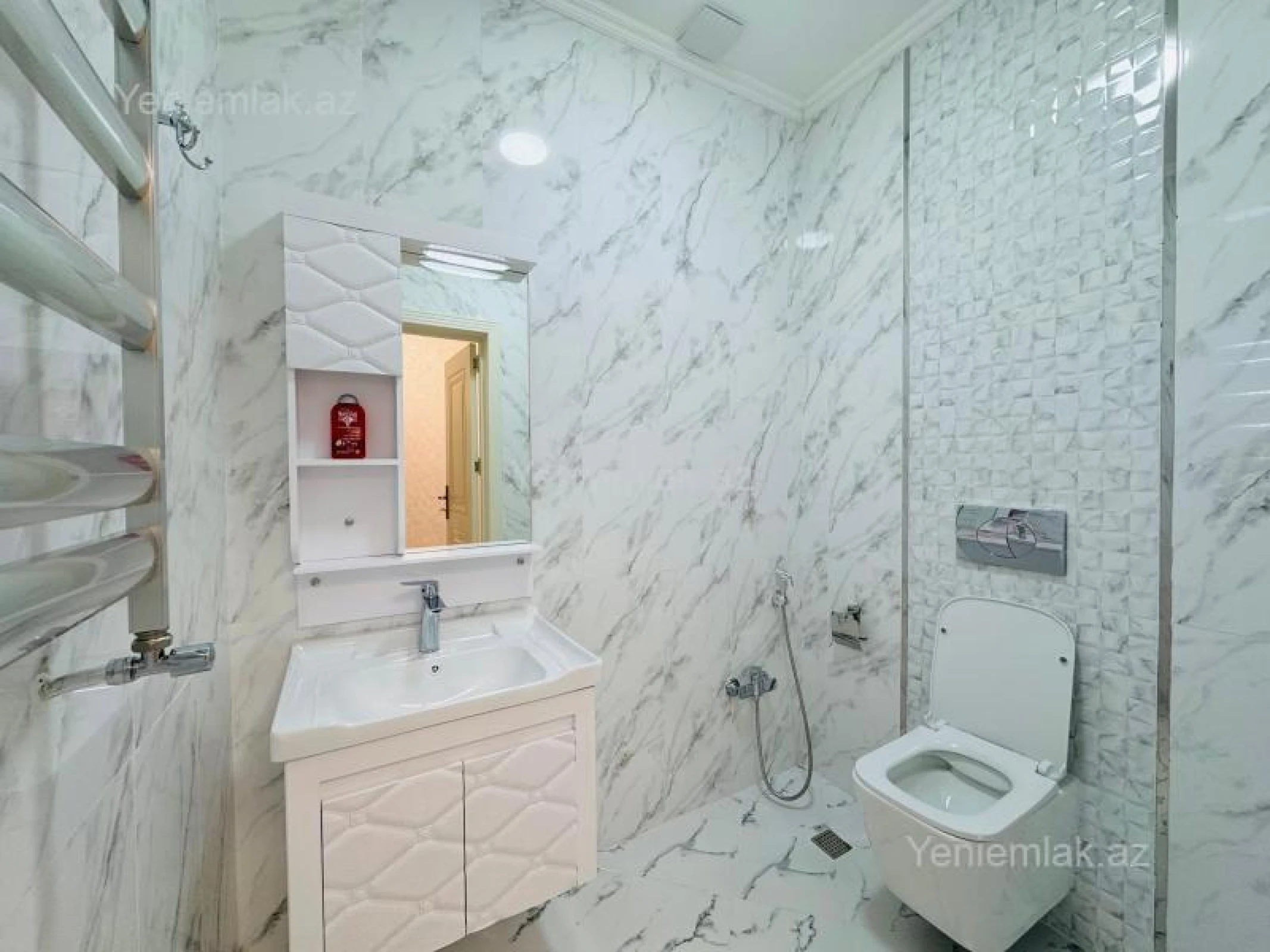 Satılır 6 otaqlı həyət evi 280 m²