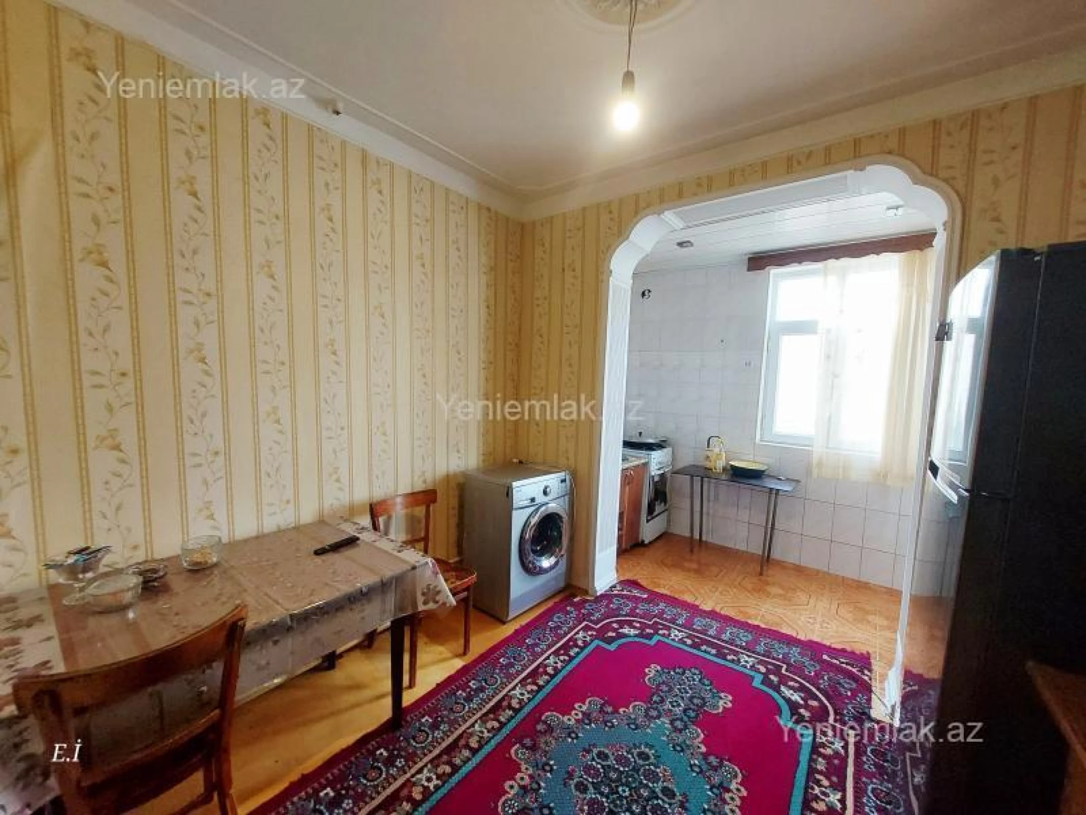 Satılır 2 otaqlı köhnə tikili 55 m²