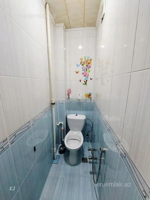 Satılır 2 otaqlı köhnə tikili 55 m²