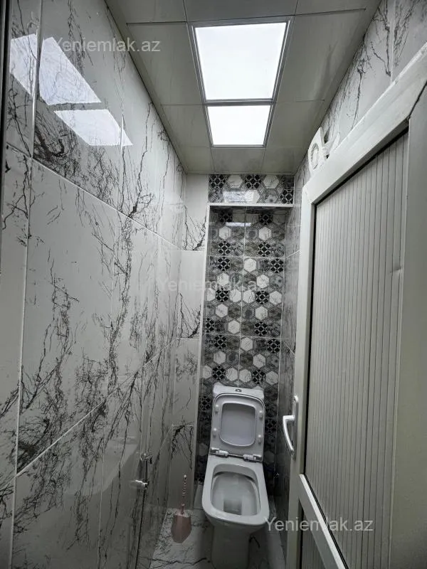 Satılır 2 otaqlı köhnə tikili 60 m²