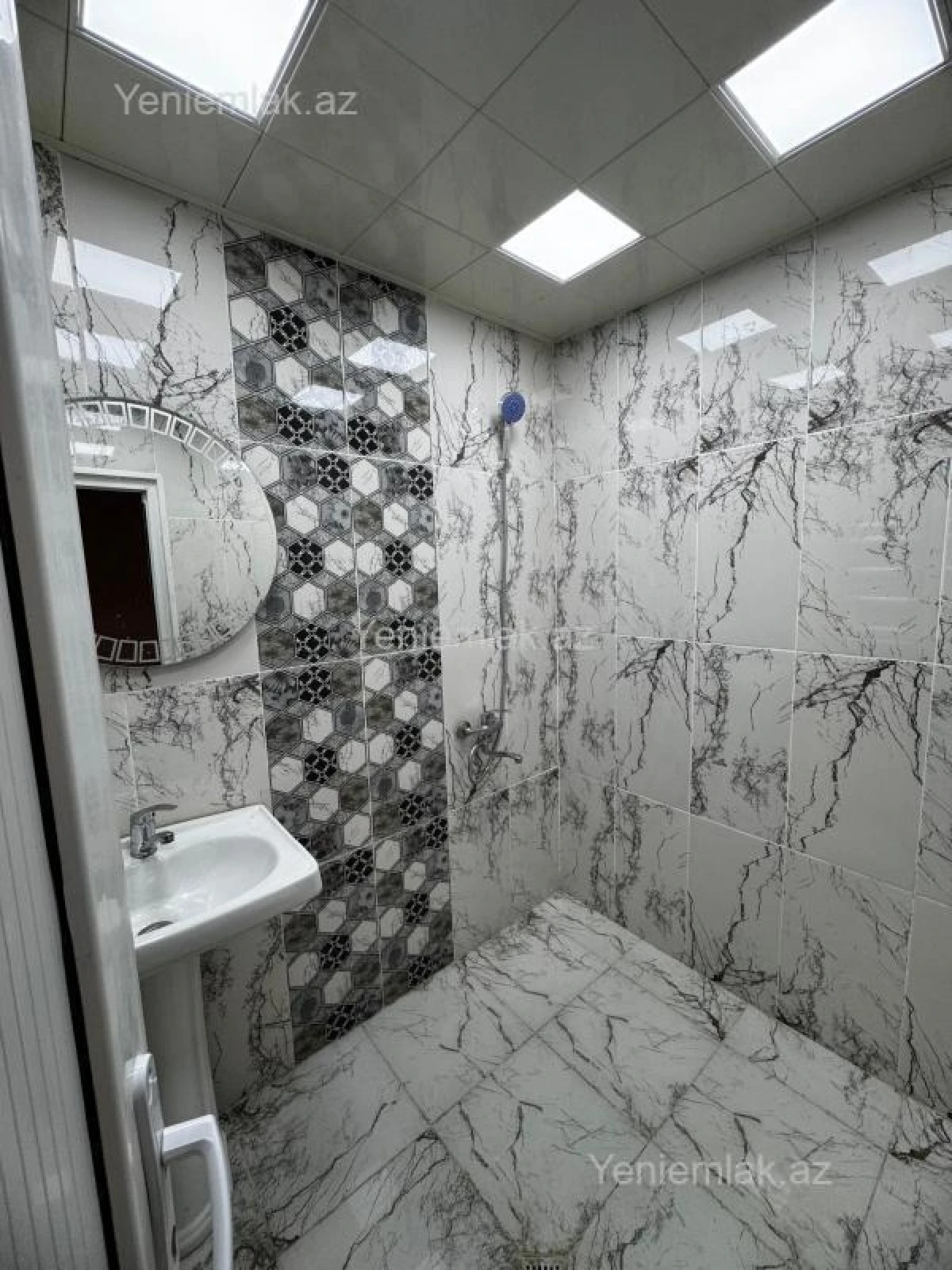 Satılır 2 otaqlı köhnə tikili 60 m²