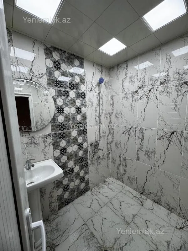 Satılır 2 otaqlı köhnə tikili 60 m²