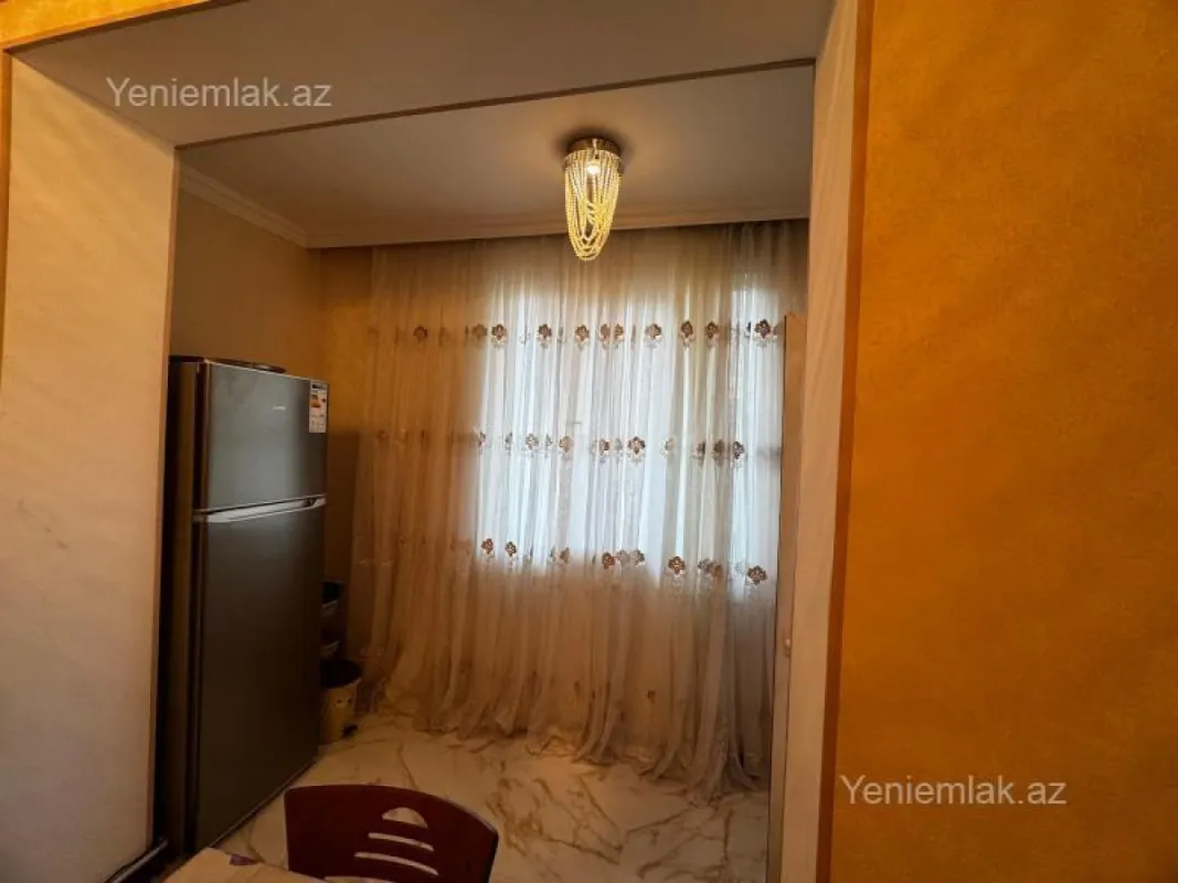 Satılır 2 otaqlı köhnə tikili 60 m²