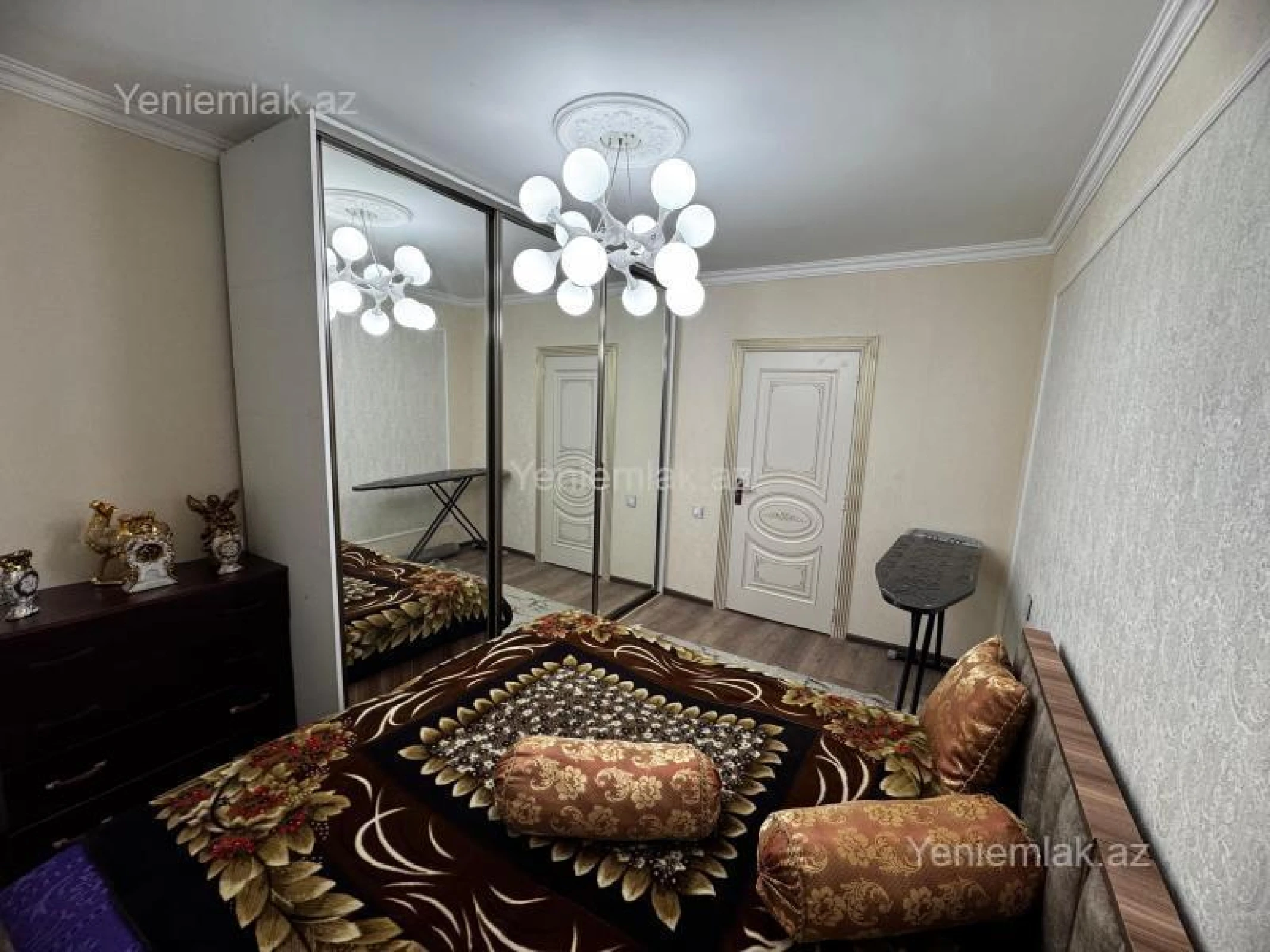 Satılır 2 otaqlı köhnə tikili 60 m²