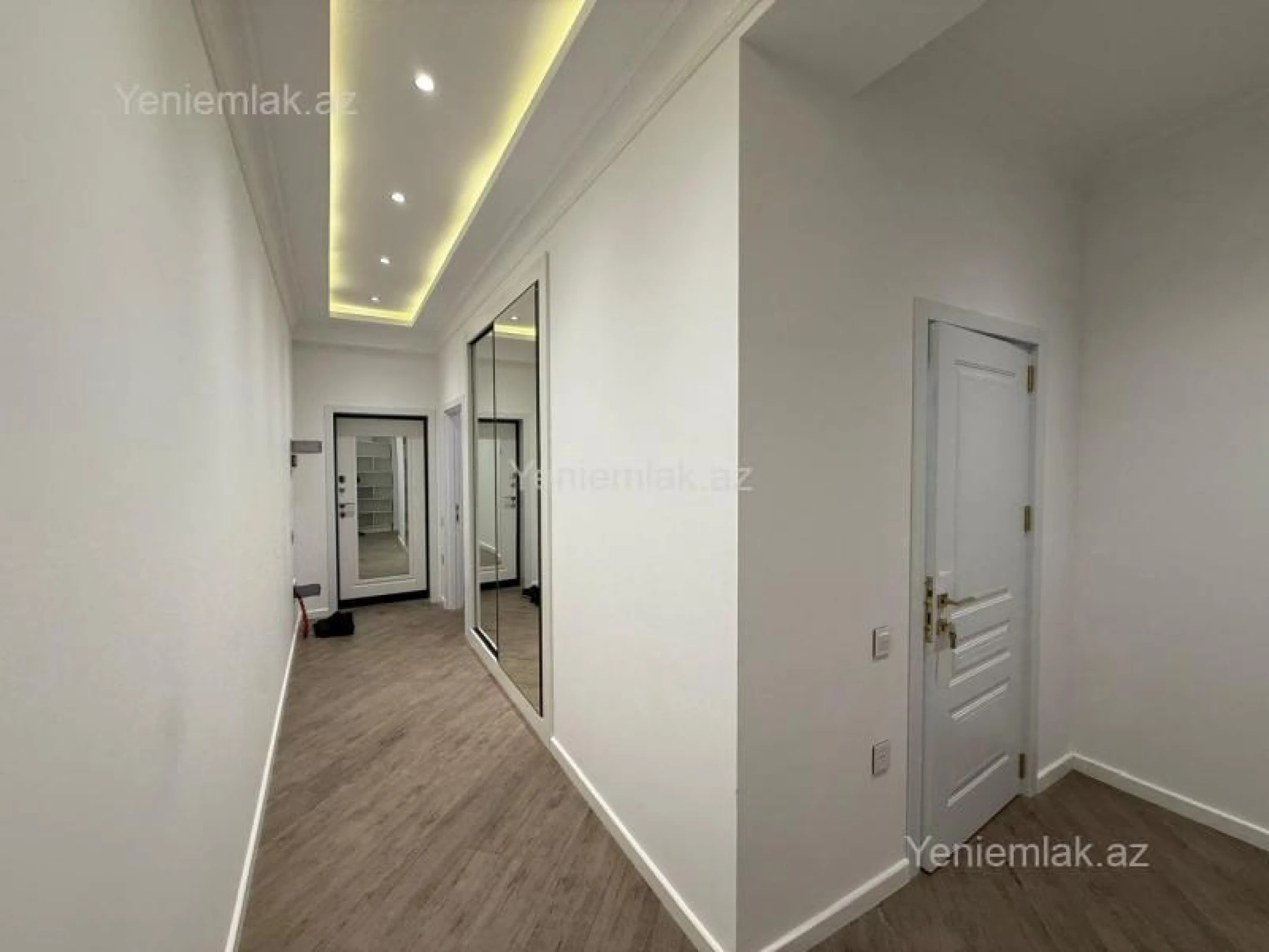 Satılır 3 otaqlı yeni tikili 105 m²