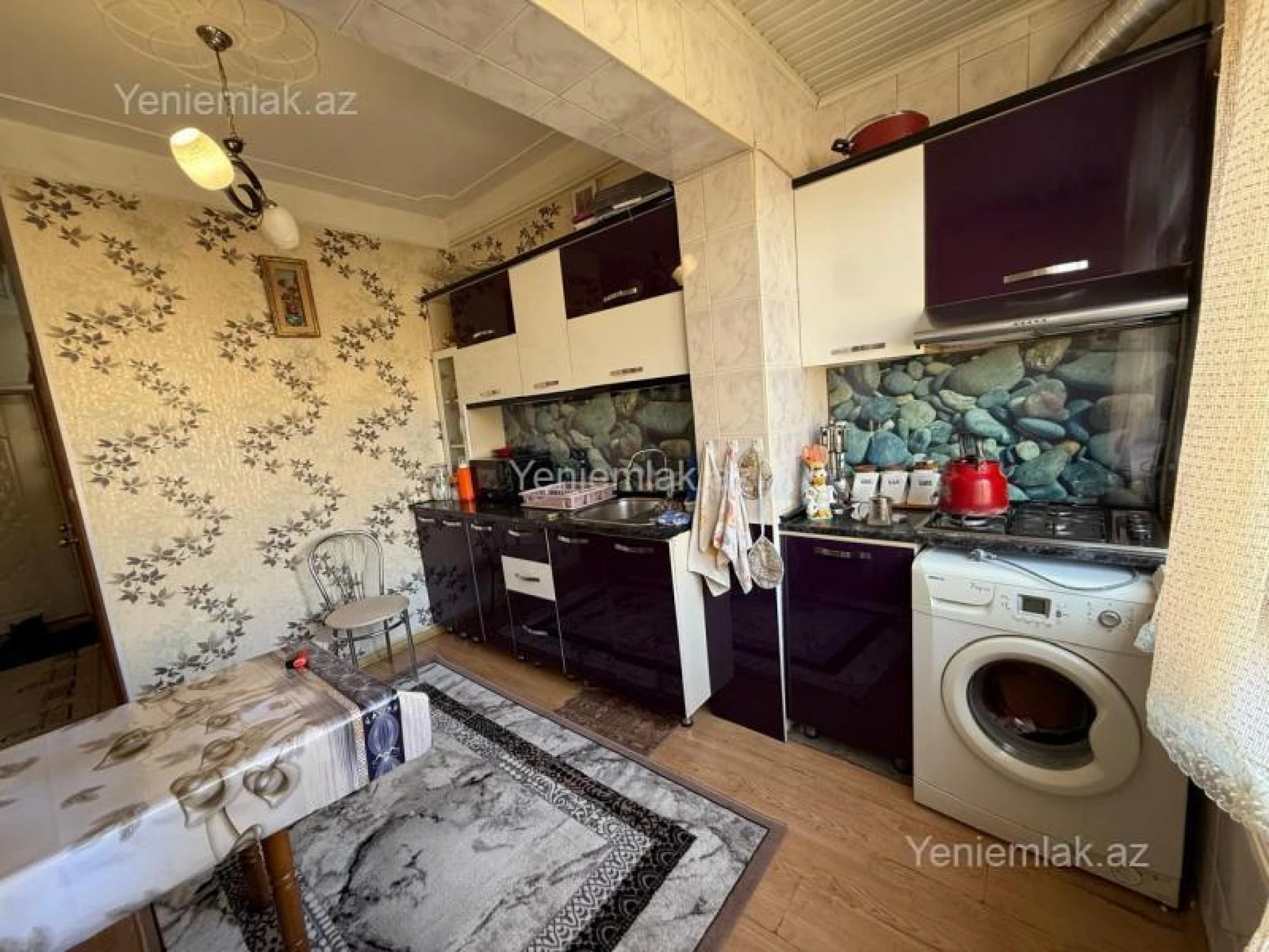 Satılır 2 otaqlı köhnə tikili 65 m²
