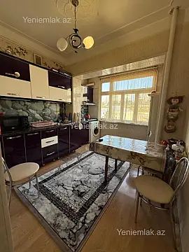 Satılır 2 otaqlı köhnə tikili 65 m²