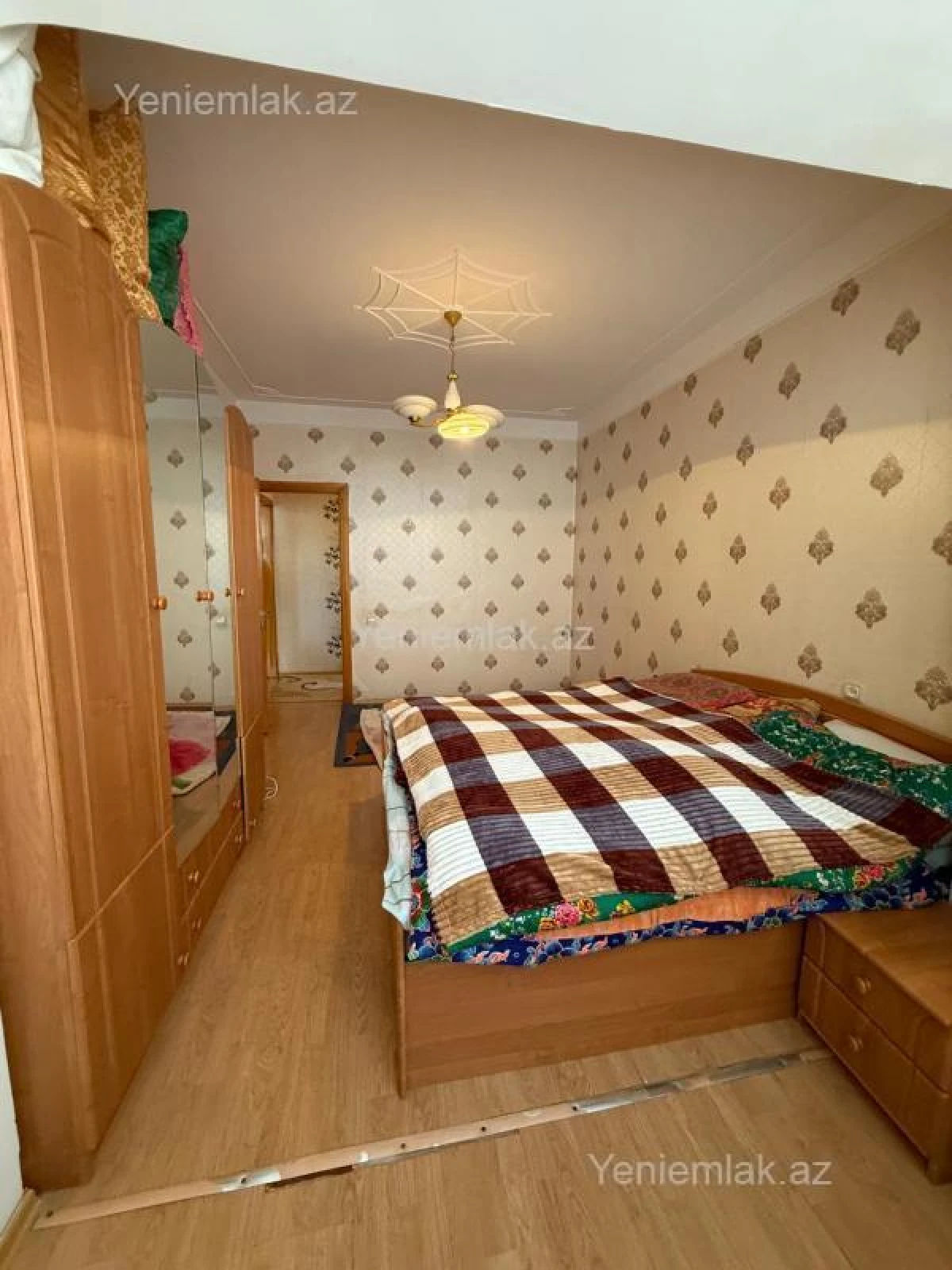 Satılır 2 otaqlı köhnə tikili 65 m²