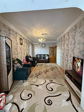 Satılır 2 otaqlı köhnə tikili 65 m²