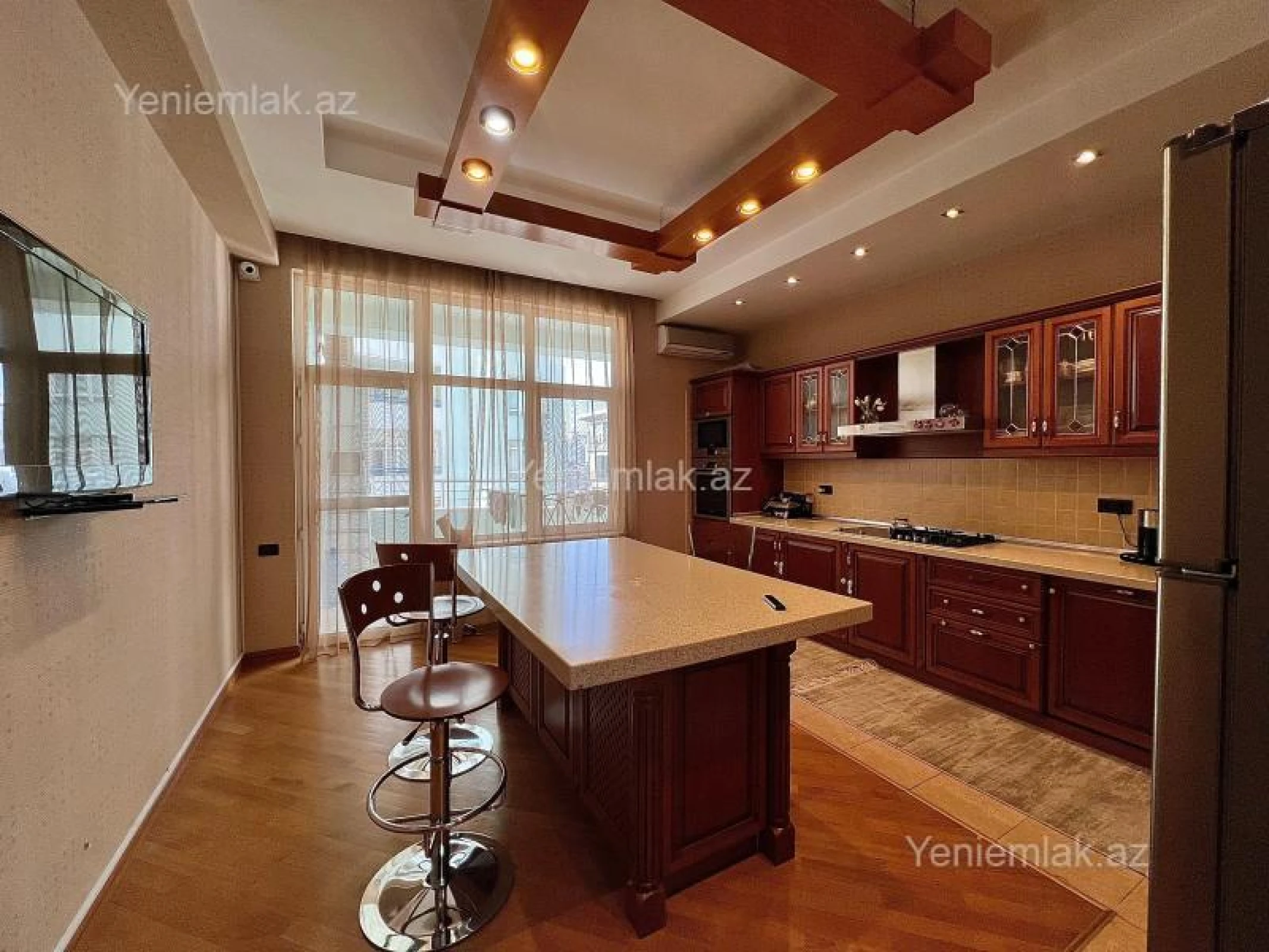 Satılır 4 otaqlı yeni tikili 202 m²