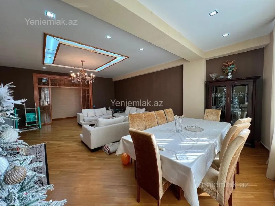 Satılır 4 otaqlı yeni tikili 202 m²