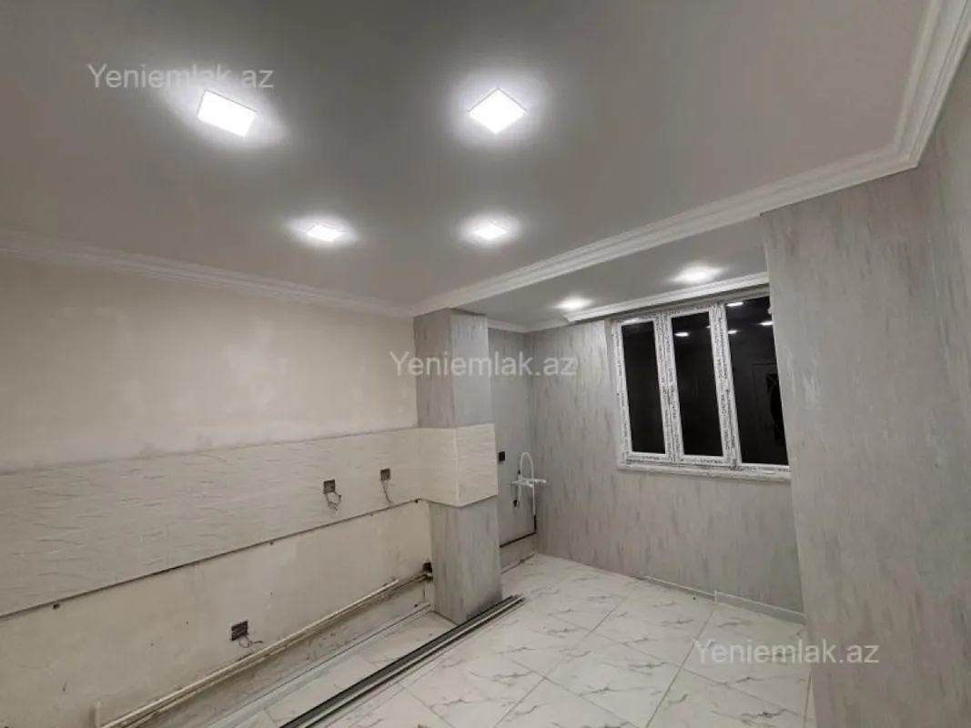 Satılır 2 otaqlı köhnə tikili 60 m²