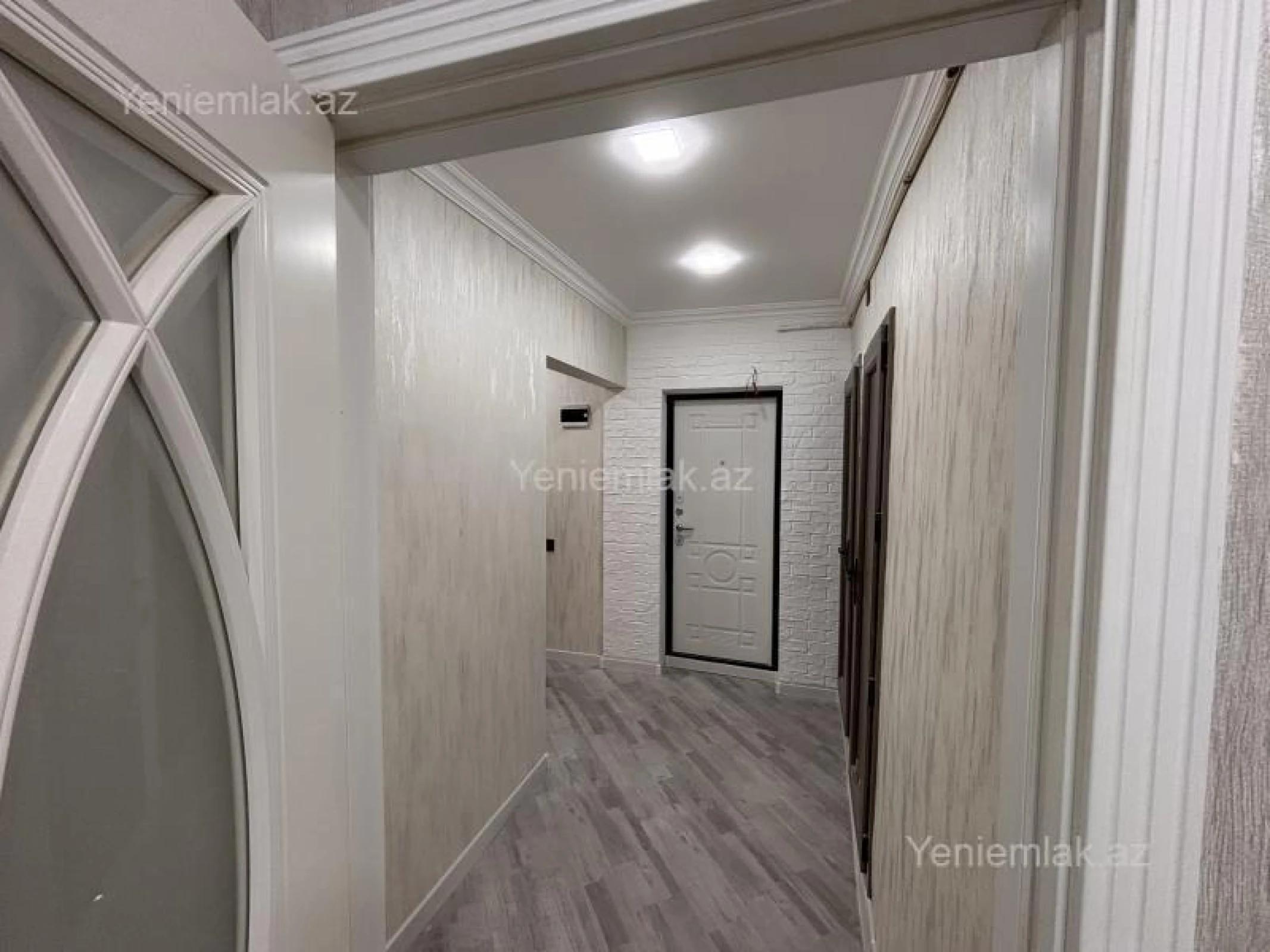 Satılır 2 otaqlı köhnə tikili 60 m²