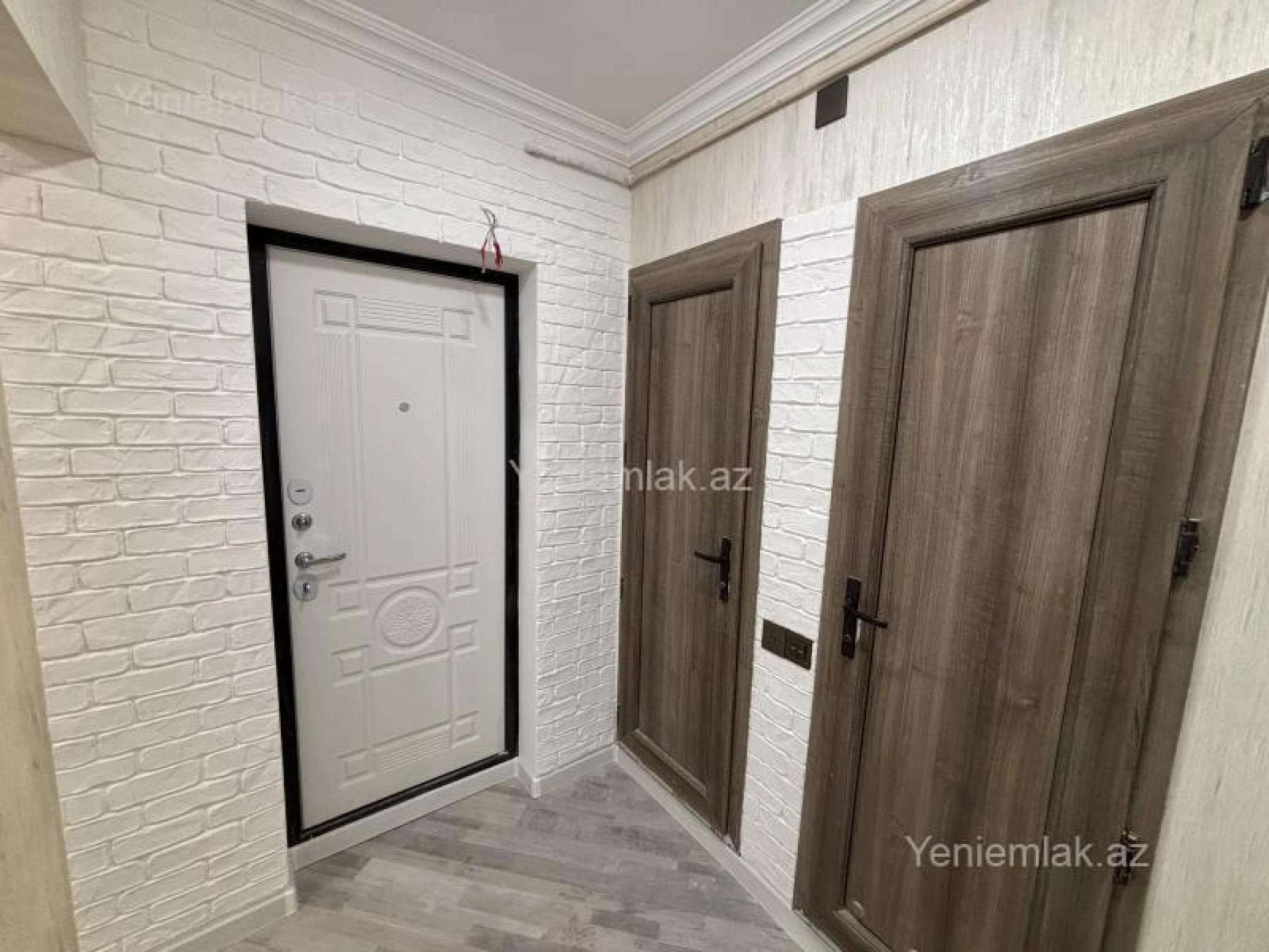 Satılır 2 otaqlı köhnə tikili 60 m²