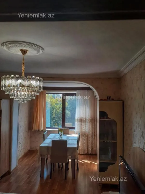 Satılır 3 otaqlı köhnə tikili 95 m²