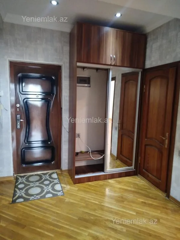 Satılır 3 otaqlı yeni tikili 100 m²