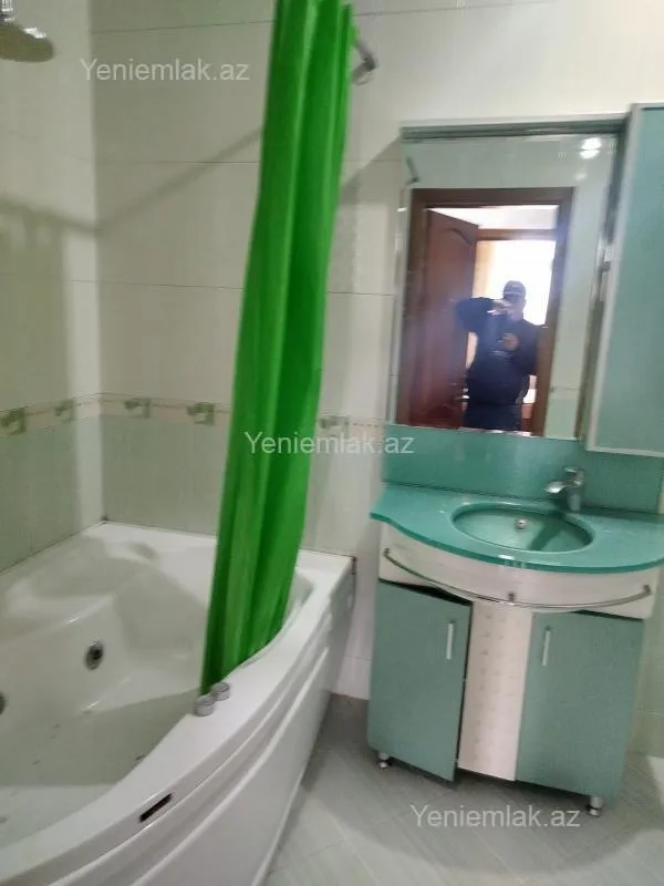 Satılır 3 otaqlı yeni tikili 100 m²