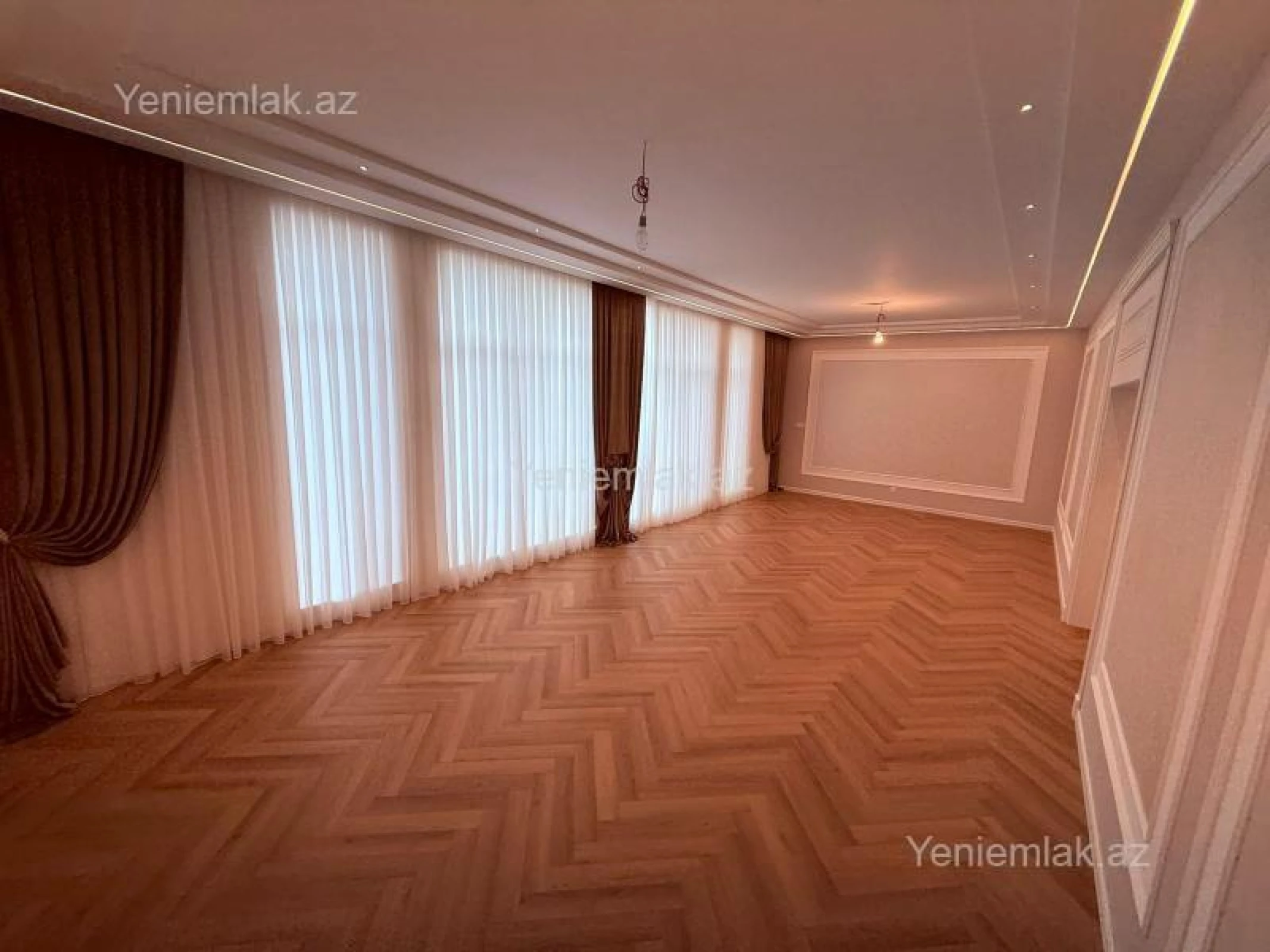 Satılır 7 otaqlı həyət evi 450 m²