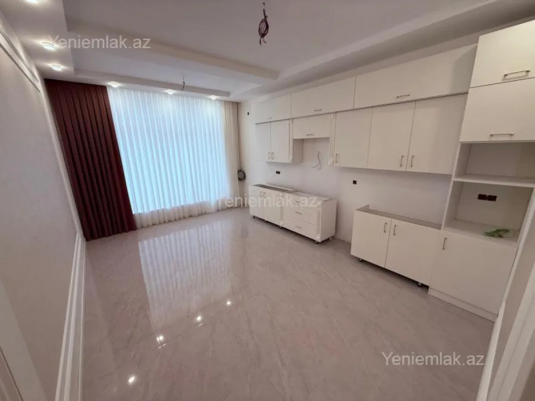 Satılır 7 otaqlı həyət evi 450 m²
