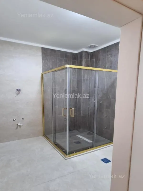 Satılır 7 otaqlı həyət evi 450 m²