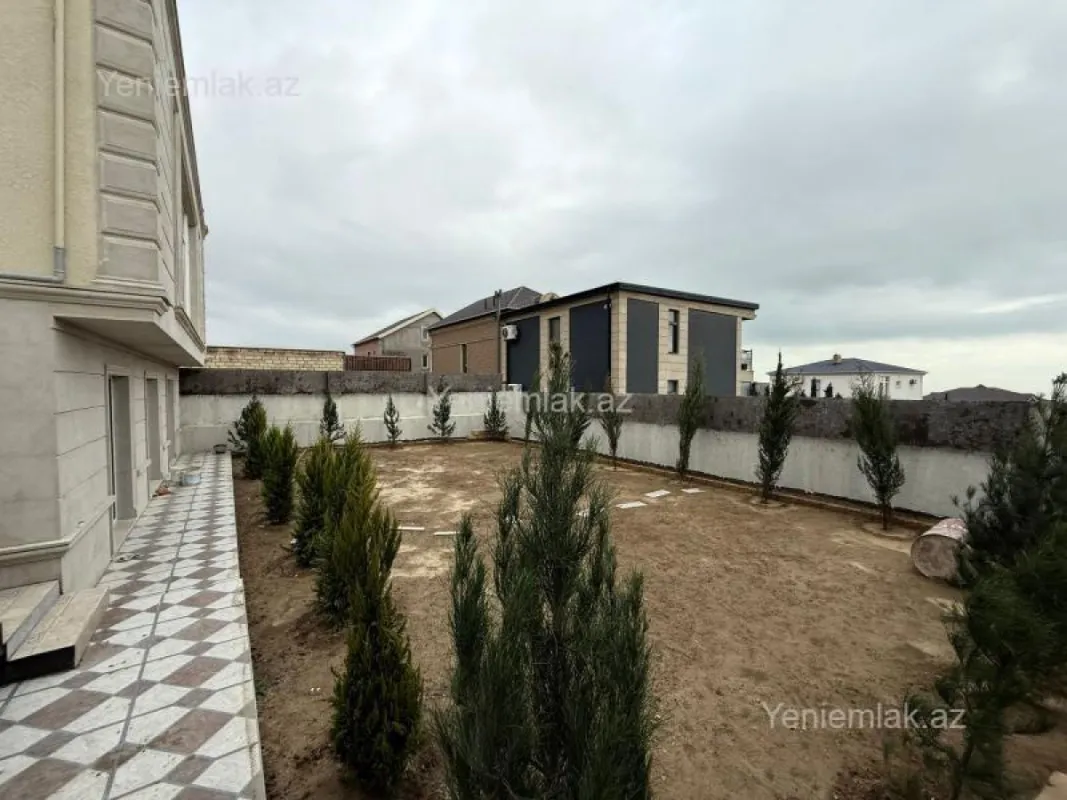 Satılır 7 otaqlı həyət evi 450 m²