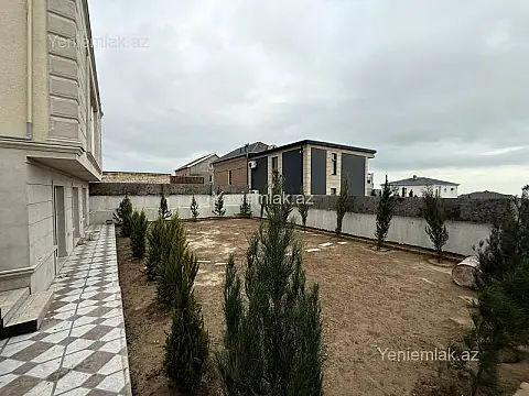 Satılır 7 otaqlı həyət evi 450 m²