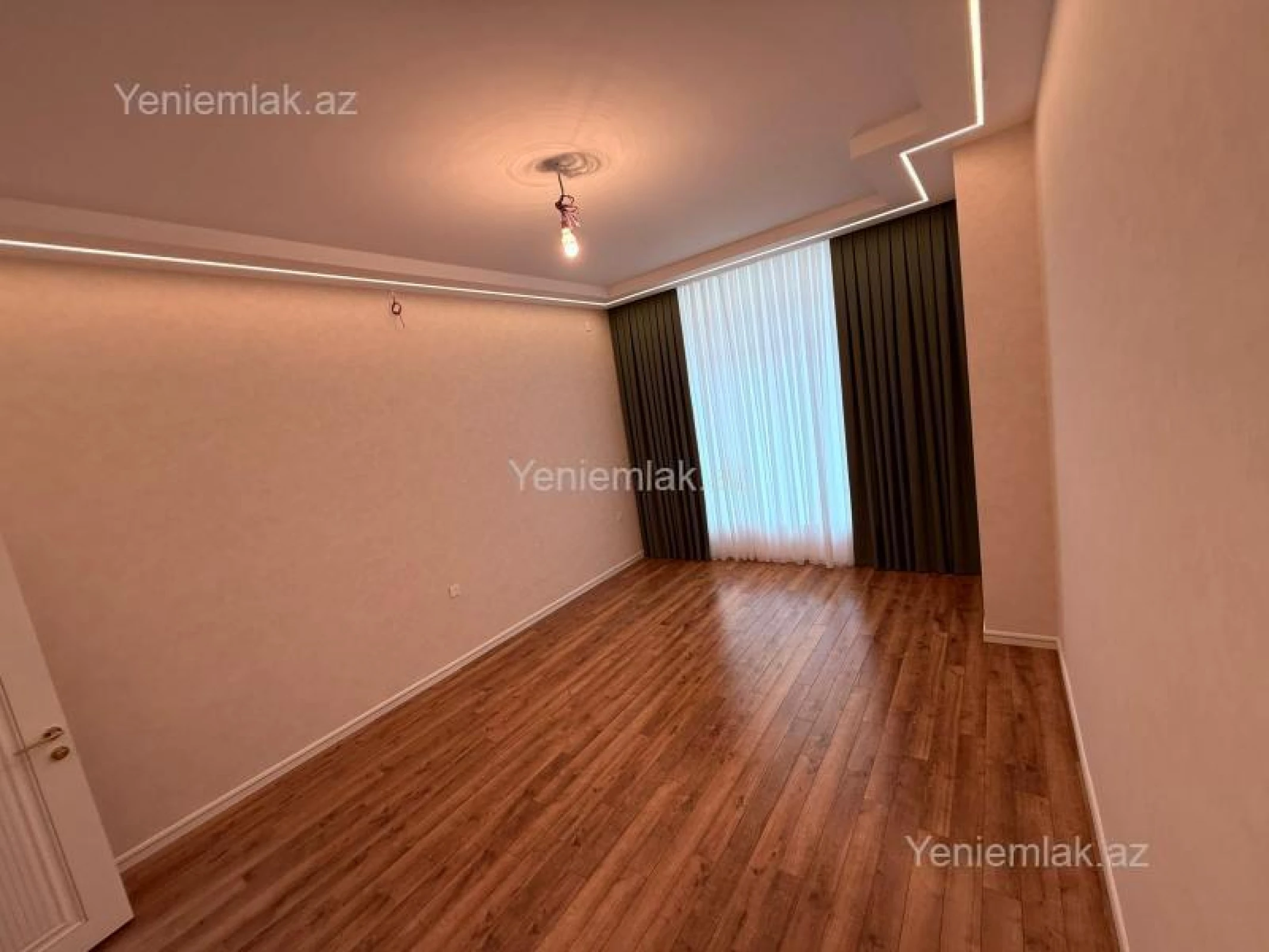 Satılır 7 otaqlı həyət evi 450 m²