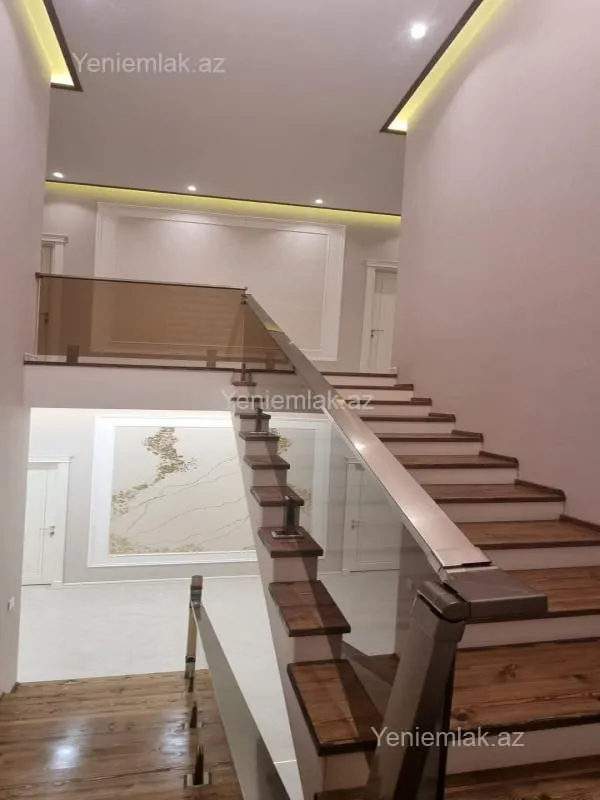 Satılır 7 otaqlı həyət evi 450 m²