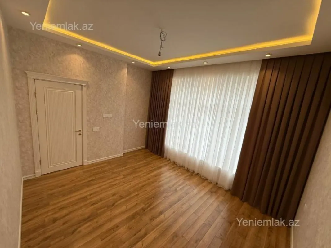 Satılır 7 otaqlı həyət evi 450 m²