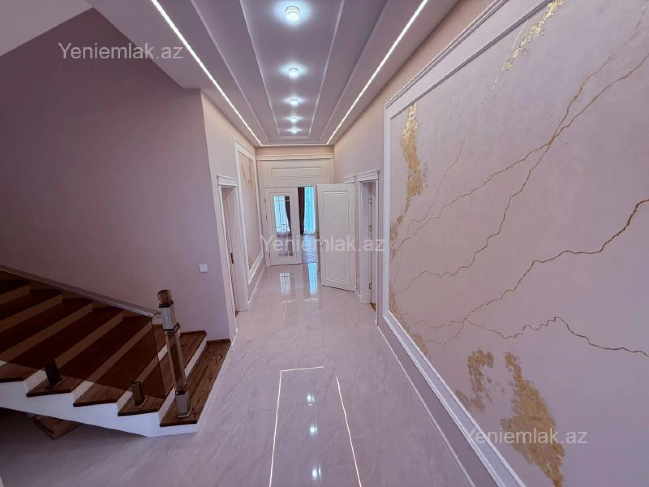 Satılır 7 otaqlı həyət evi 450 m²