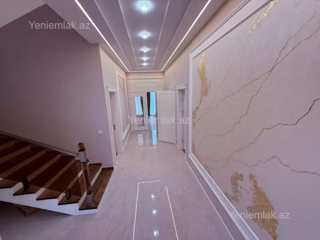 Satılır 7 otaqlı həyət evi 450 m²