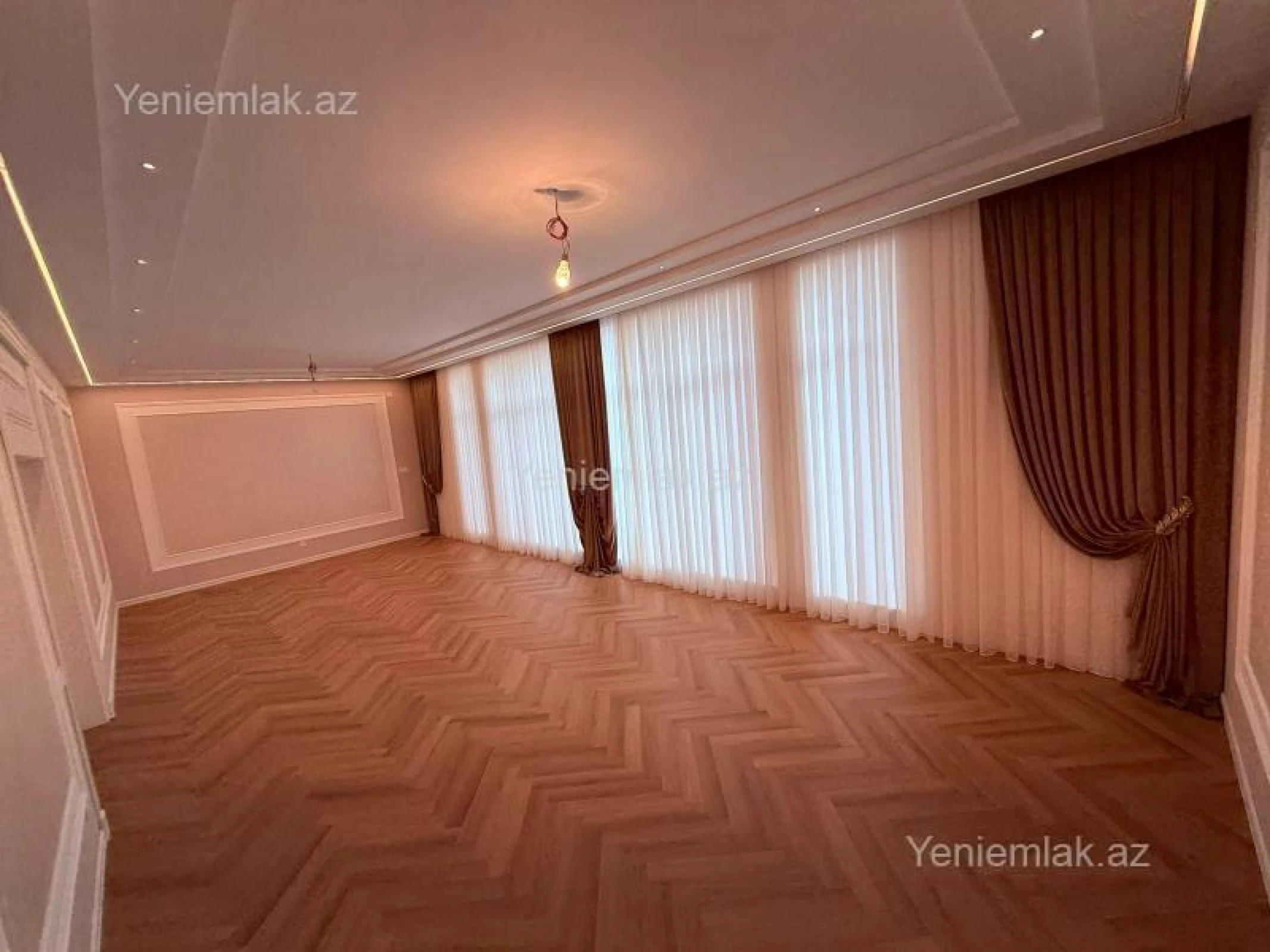 Satılır 7 otaqlı həyət evi 450 m²