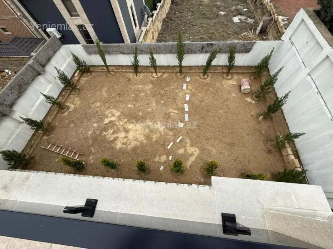 Satılır 7 otaqlı həyət evi 450 m²